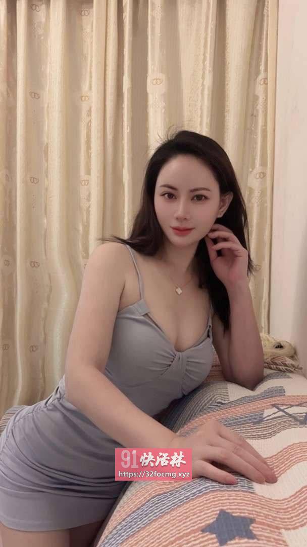 建邺丰满妩媚性感女神