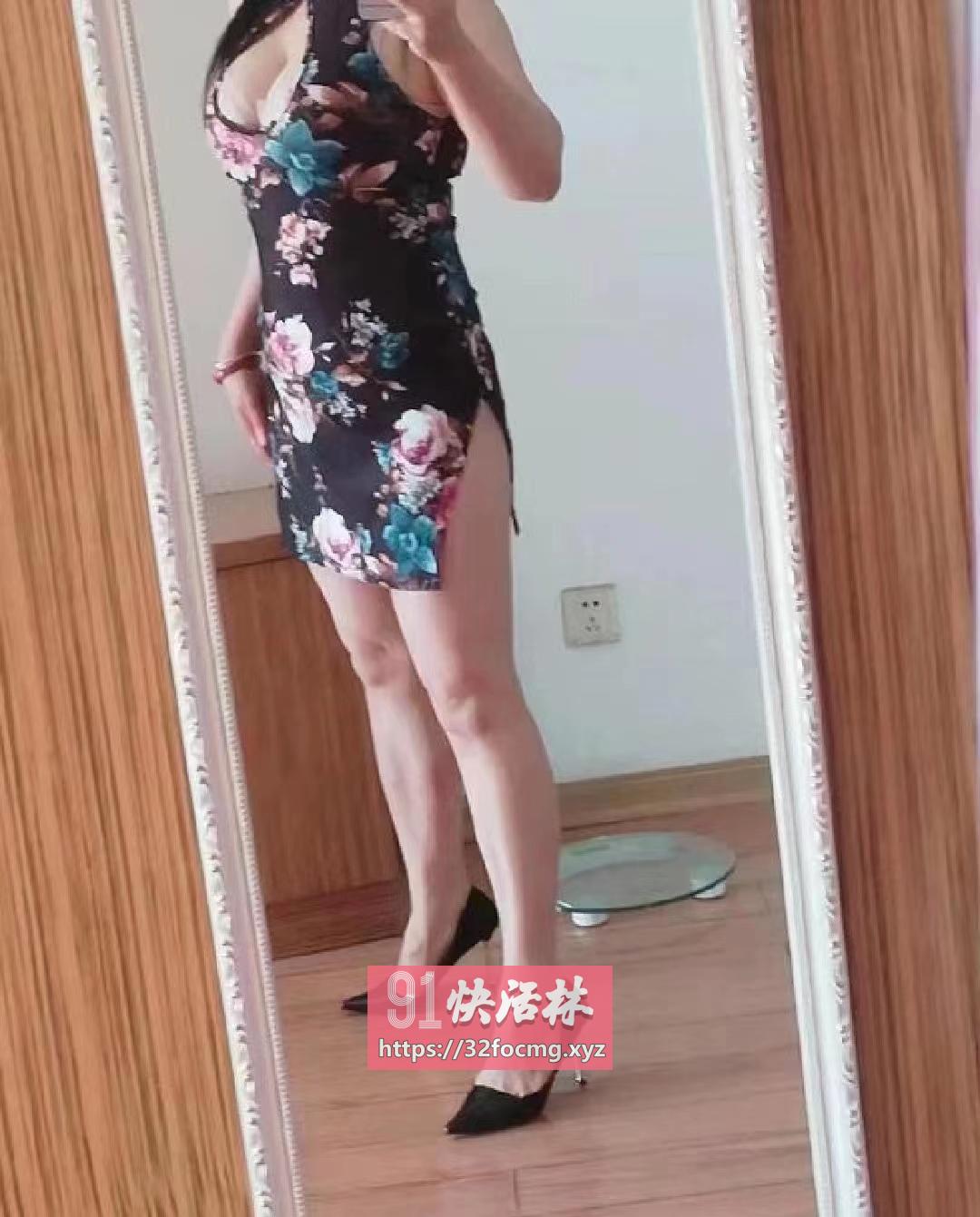再探大屁股巨乳三通熟女