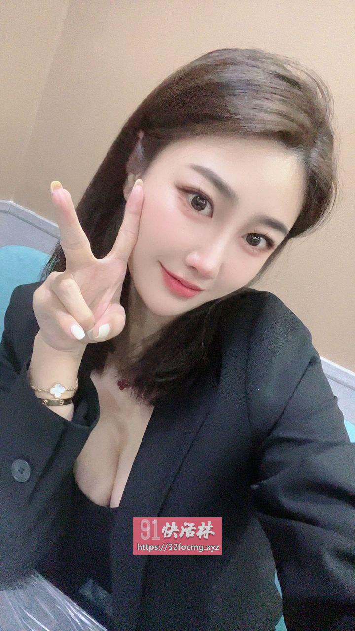 老师很会调情哦，连亲带摸，让人欲罢不能