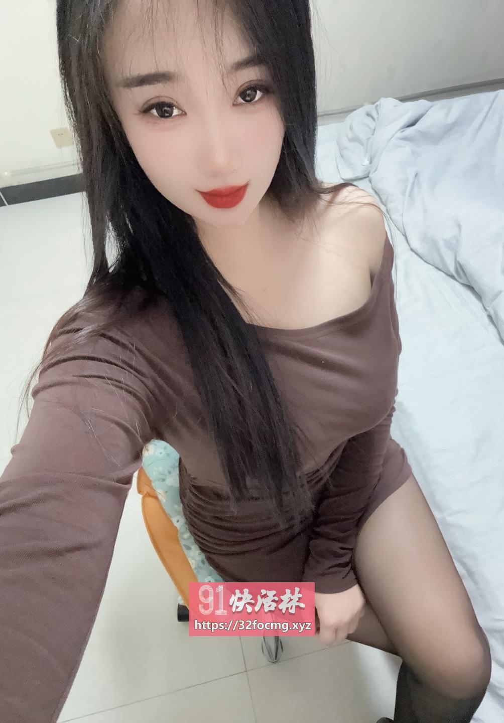 征服压迫感很强的大长腿小娅
