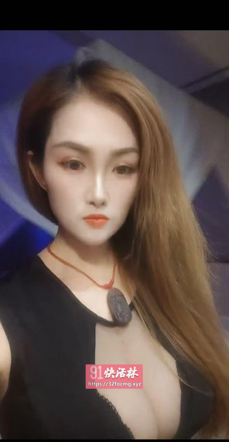 呼市大胸D奶少妇