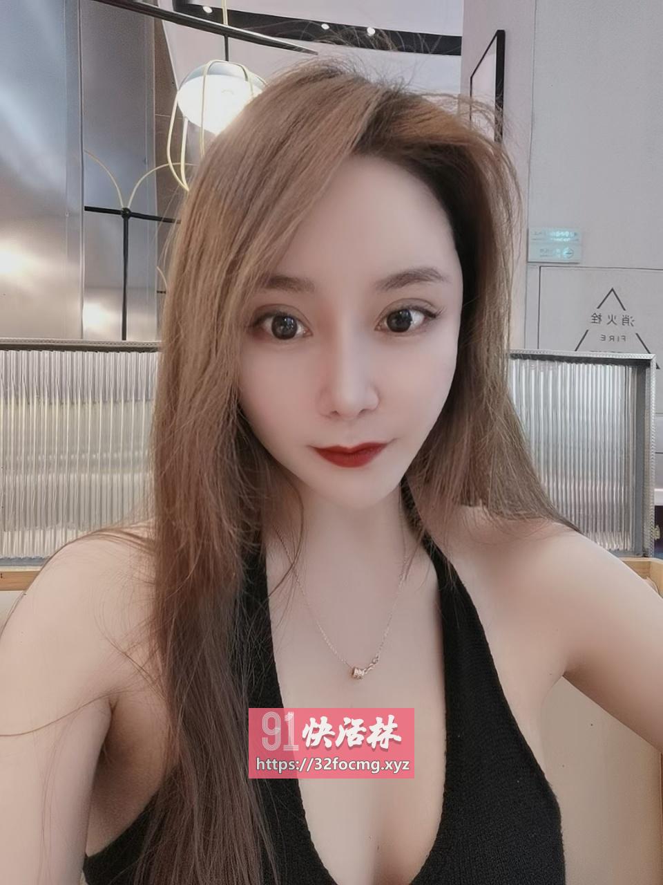 诱人性感巨乳辣妹