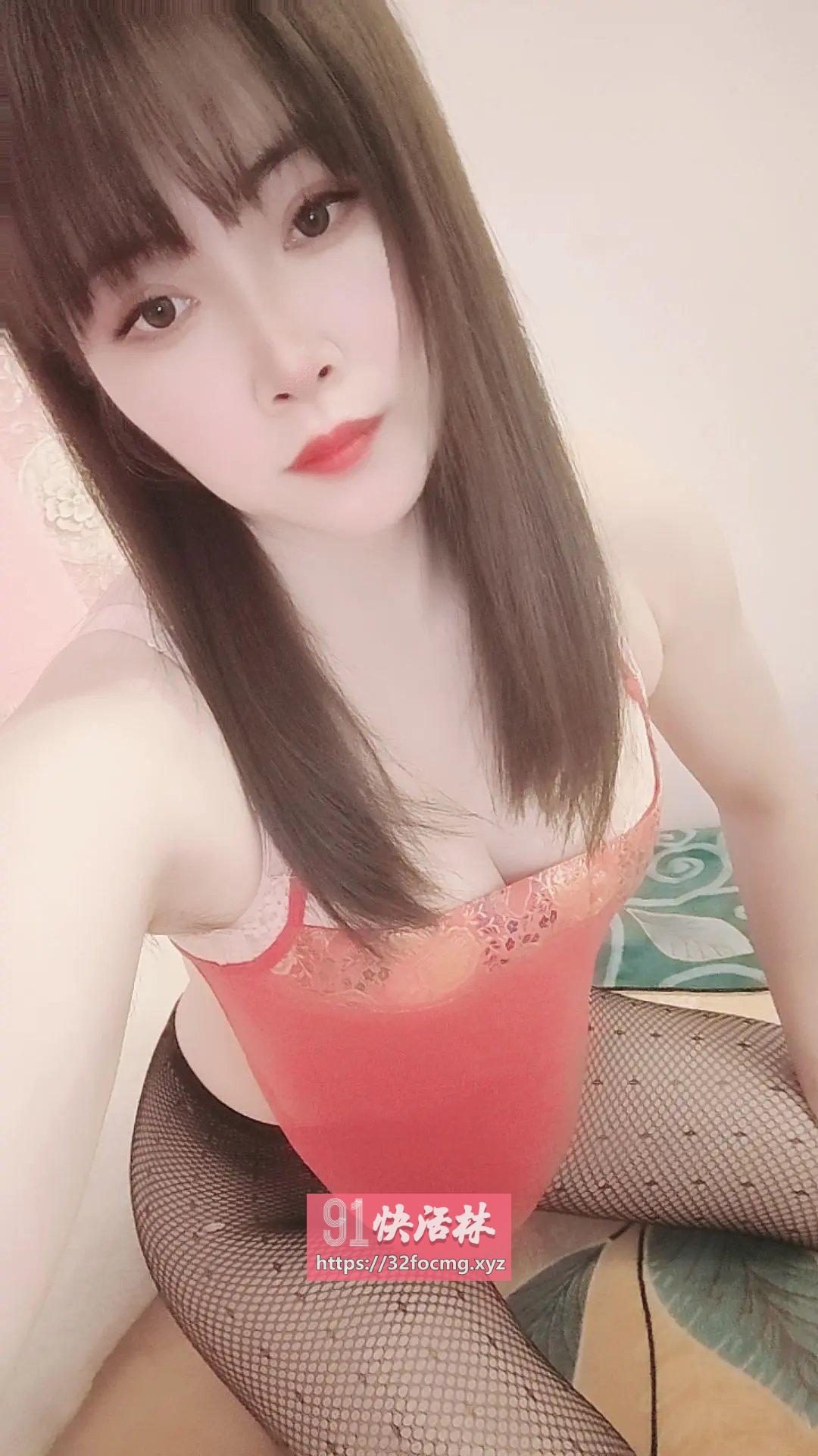 腰臀比完美的腰精，性感娇嫩妹妹