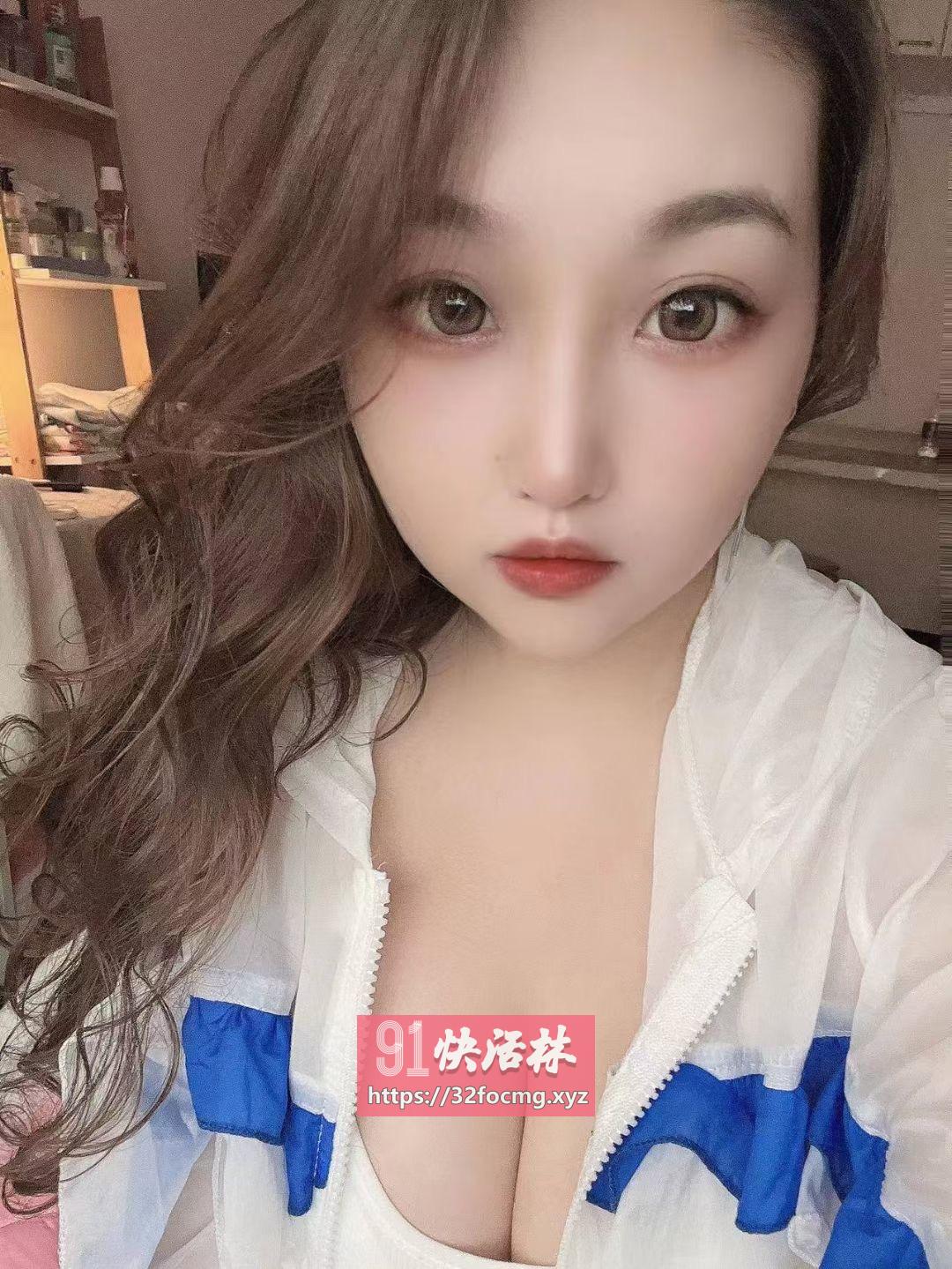 桥西白嫩炮架