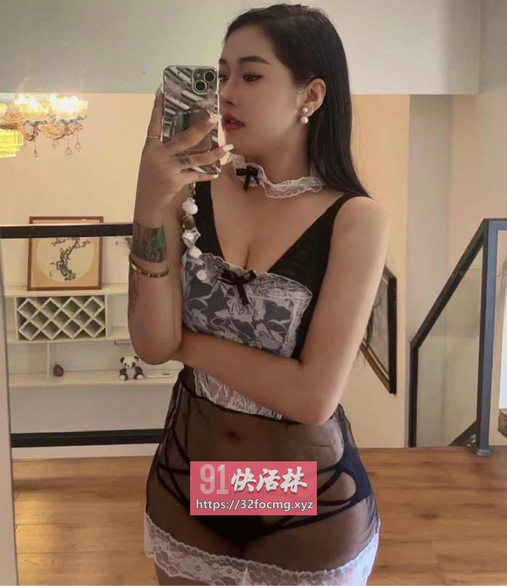 大奶蜜桃臀服务控