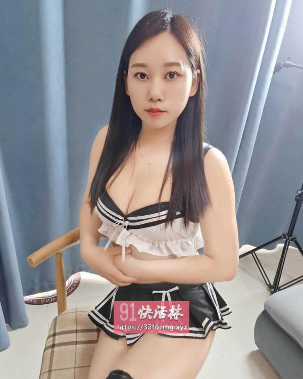 黑丝制服小妹