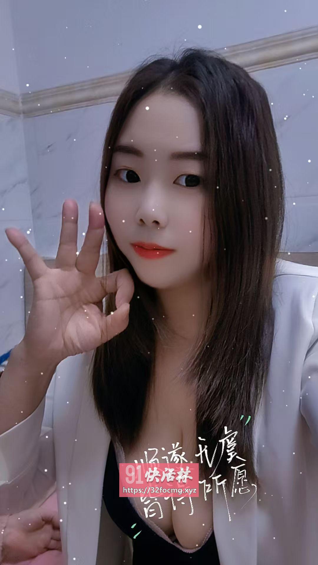 屁股超级大后入超爽