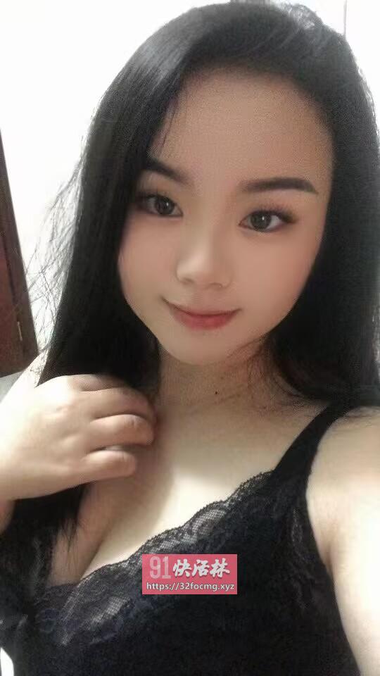 卸火固戍胸大微胖妹