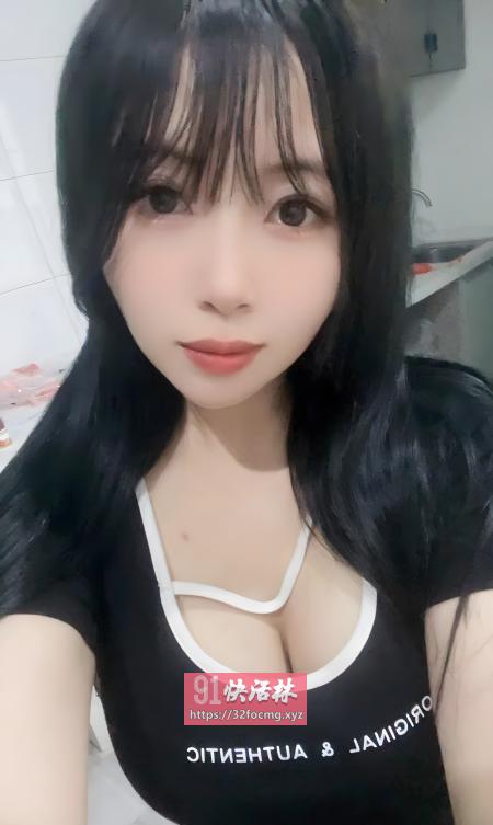 娇小可爱童颜巨乳