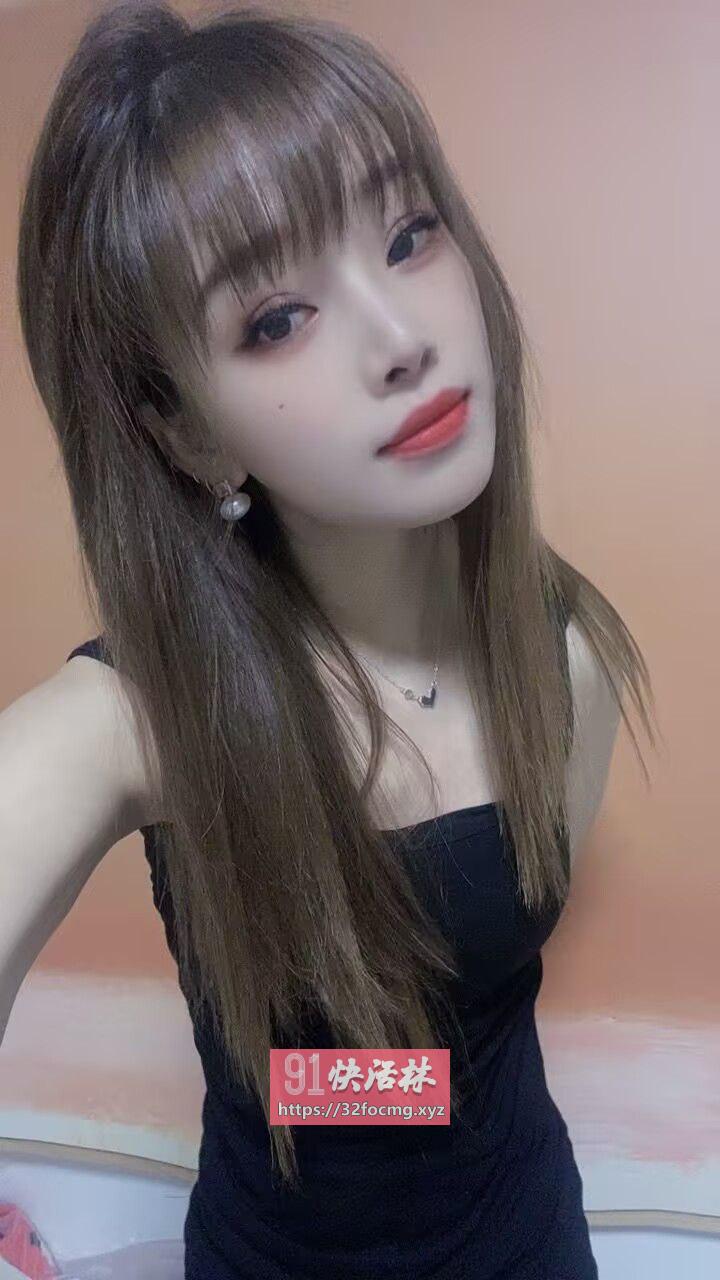 杏花岭气质苗条高颜美女