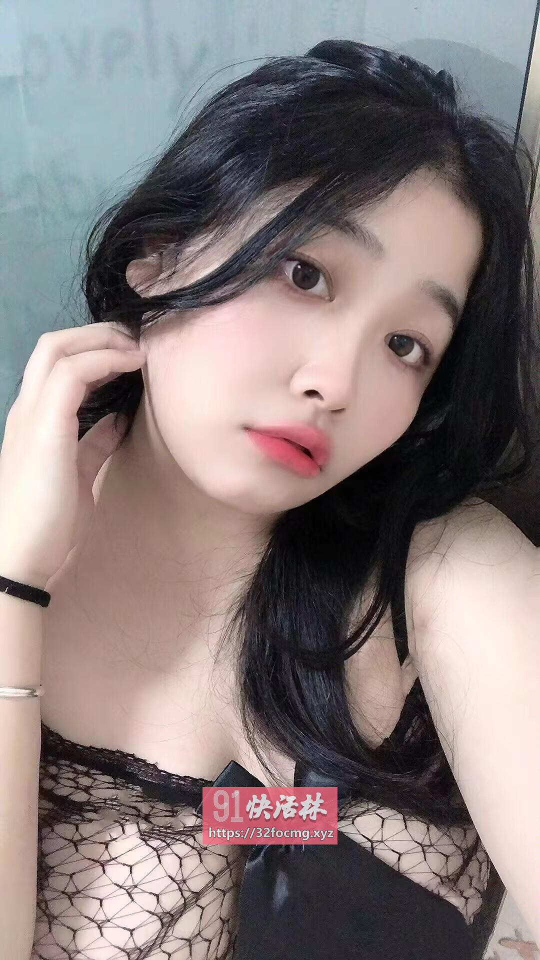 微胖大奶少妇