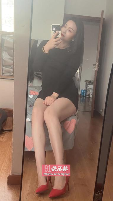 性感情趣装骚女尽情玩弄