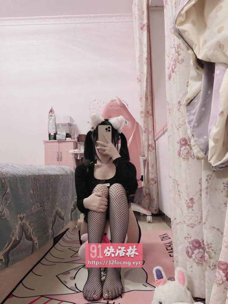 广州嫩妹逼粉胸美