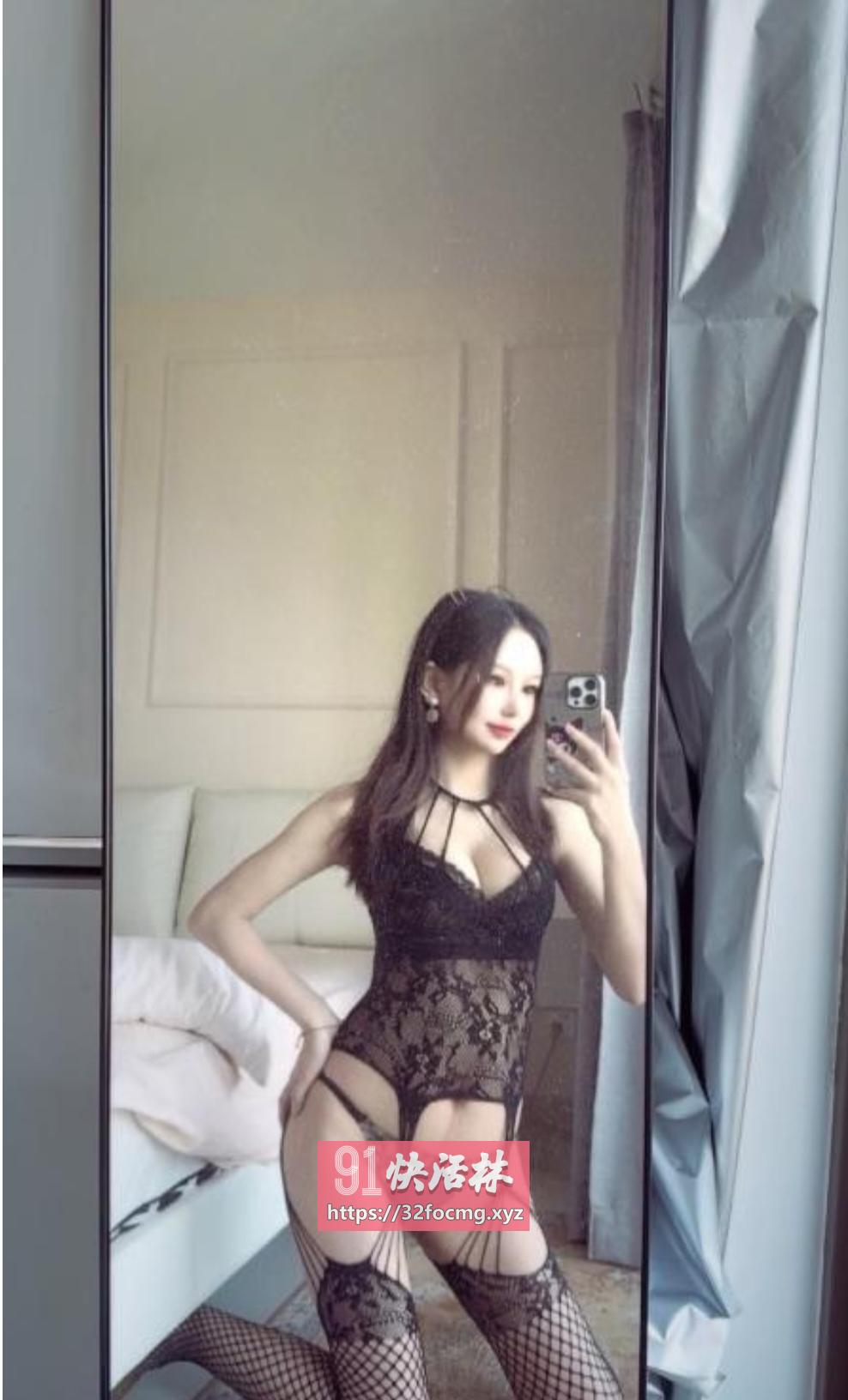 南山性感粉嫩妹子