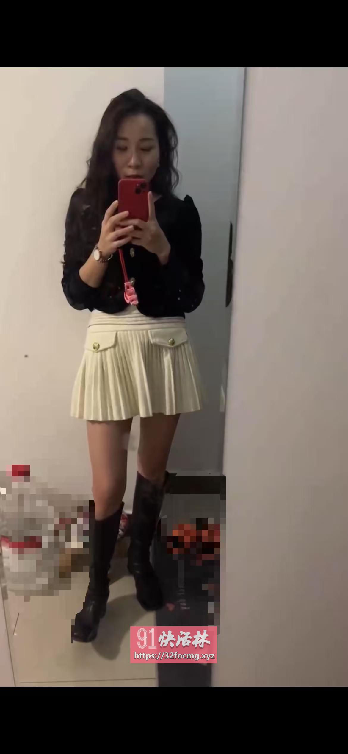 美乳骚气御姐