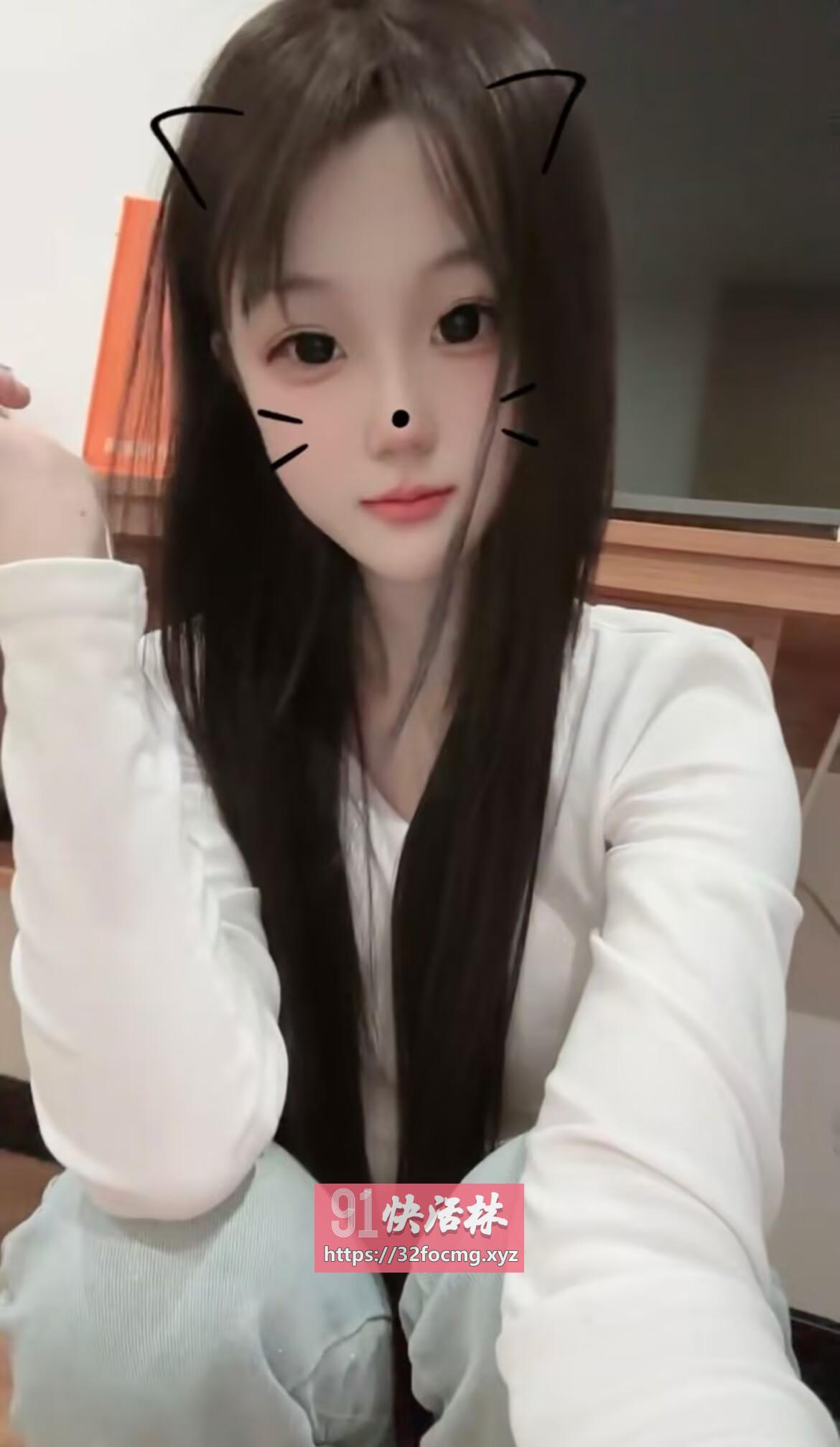 可爱甜系小俏妹