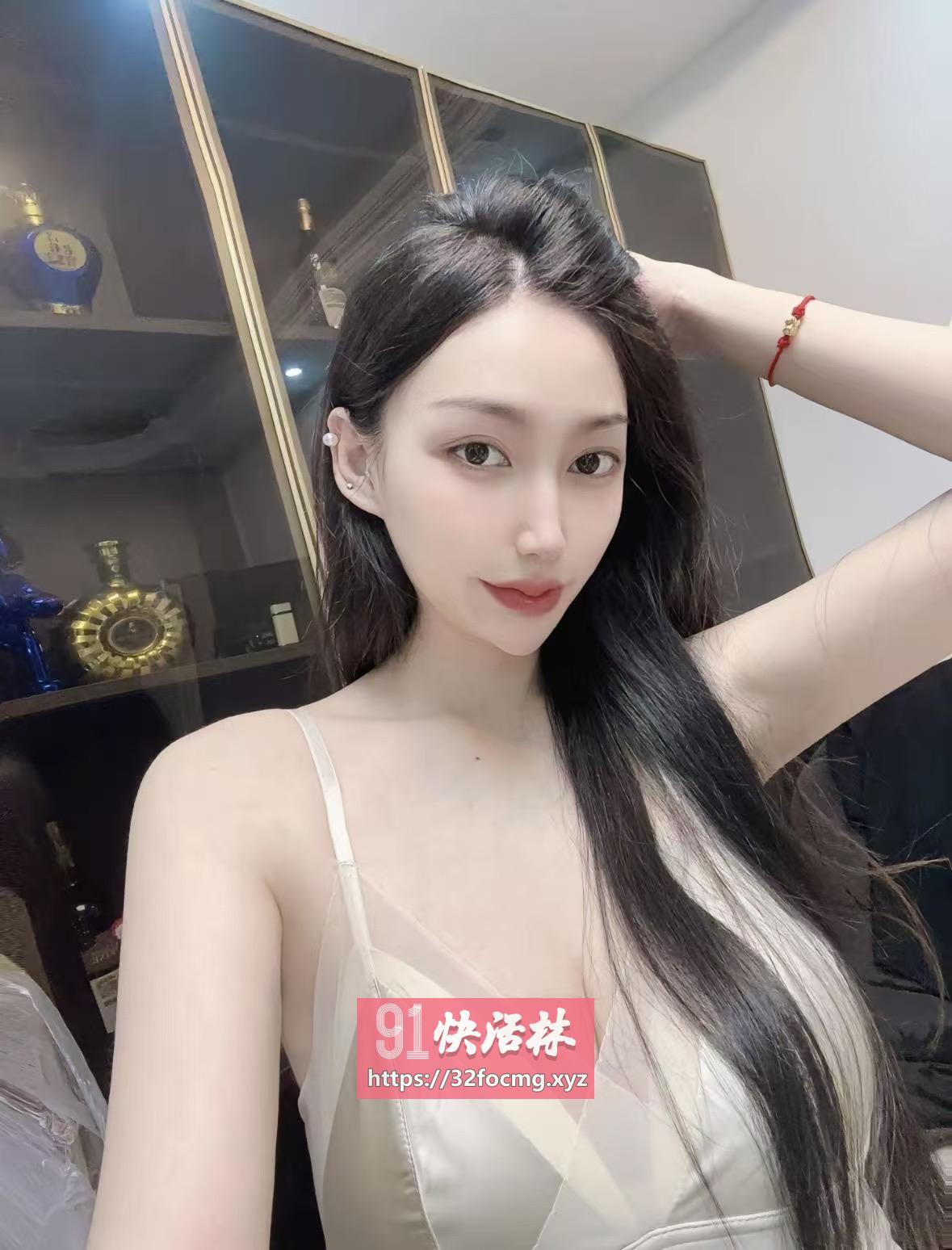 长腿高颜值女神极致诱人