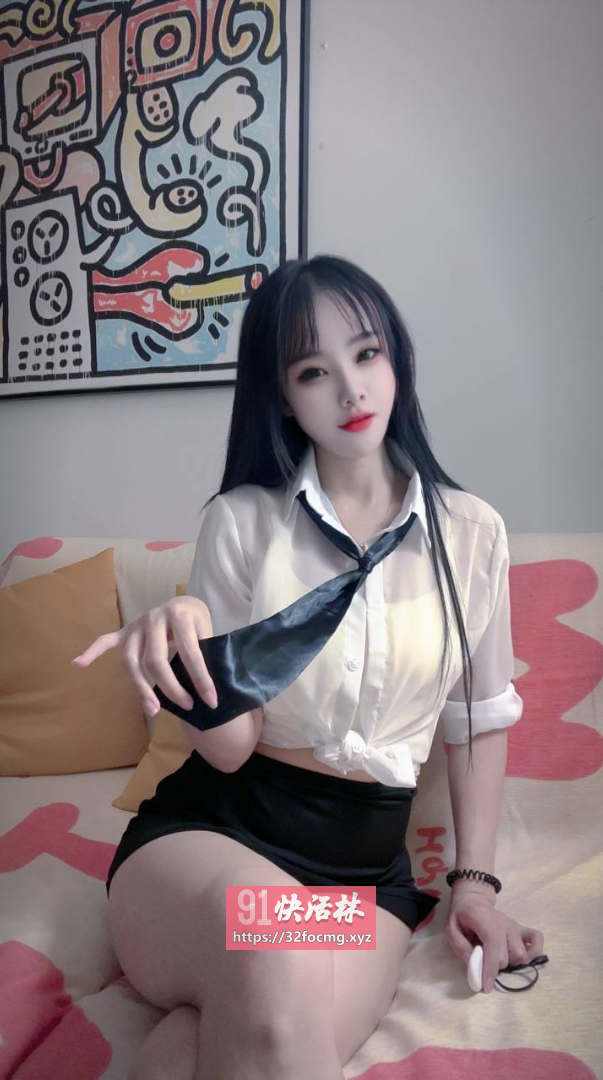 年轻性感长腿骚货口活很棒