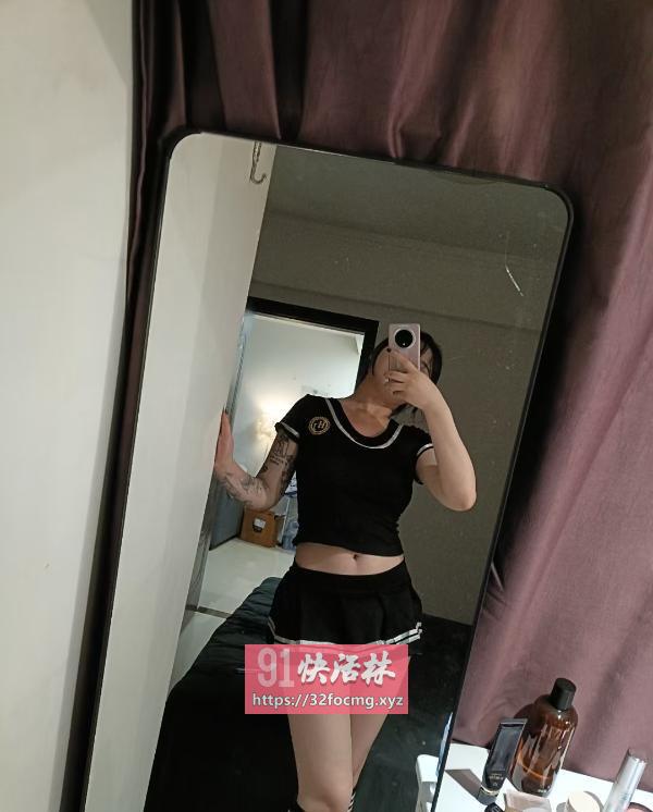 三点粉嫩玲玲后妹子