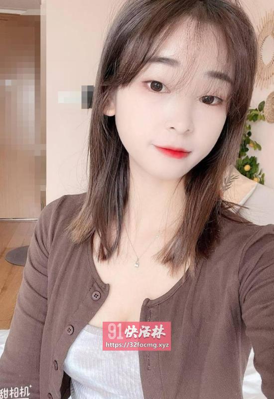 福田模特长腿很性感的美女姐姐
