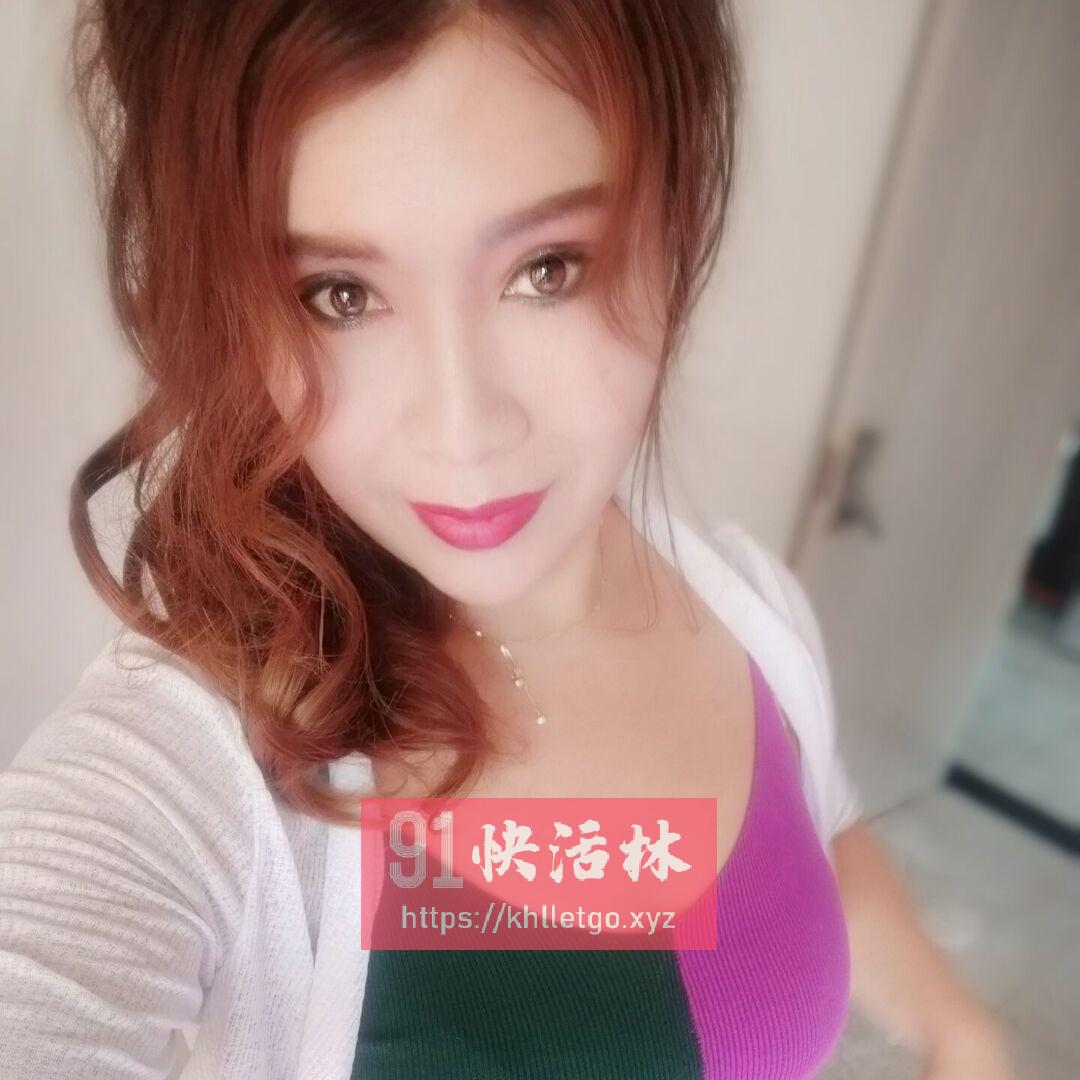 喷水大奶少妇