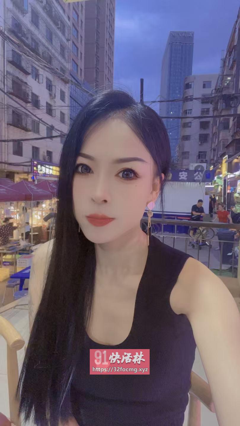 肥臀连衣裙女神