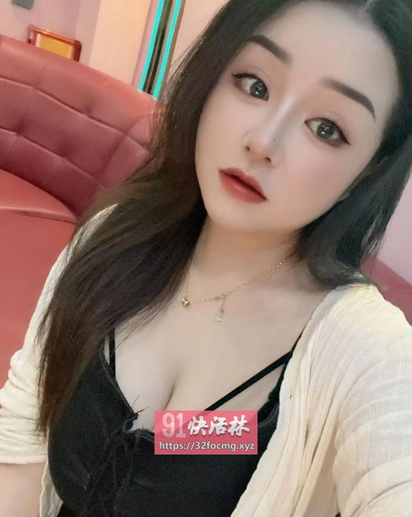巨乳妹妹很放荡