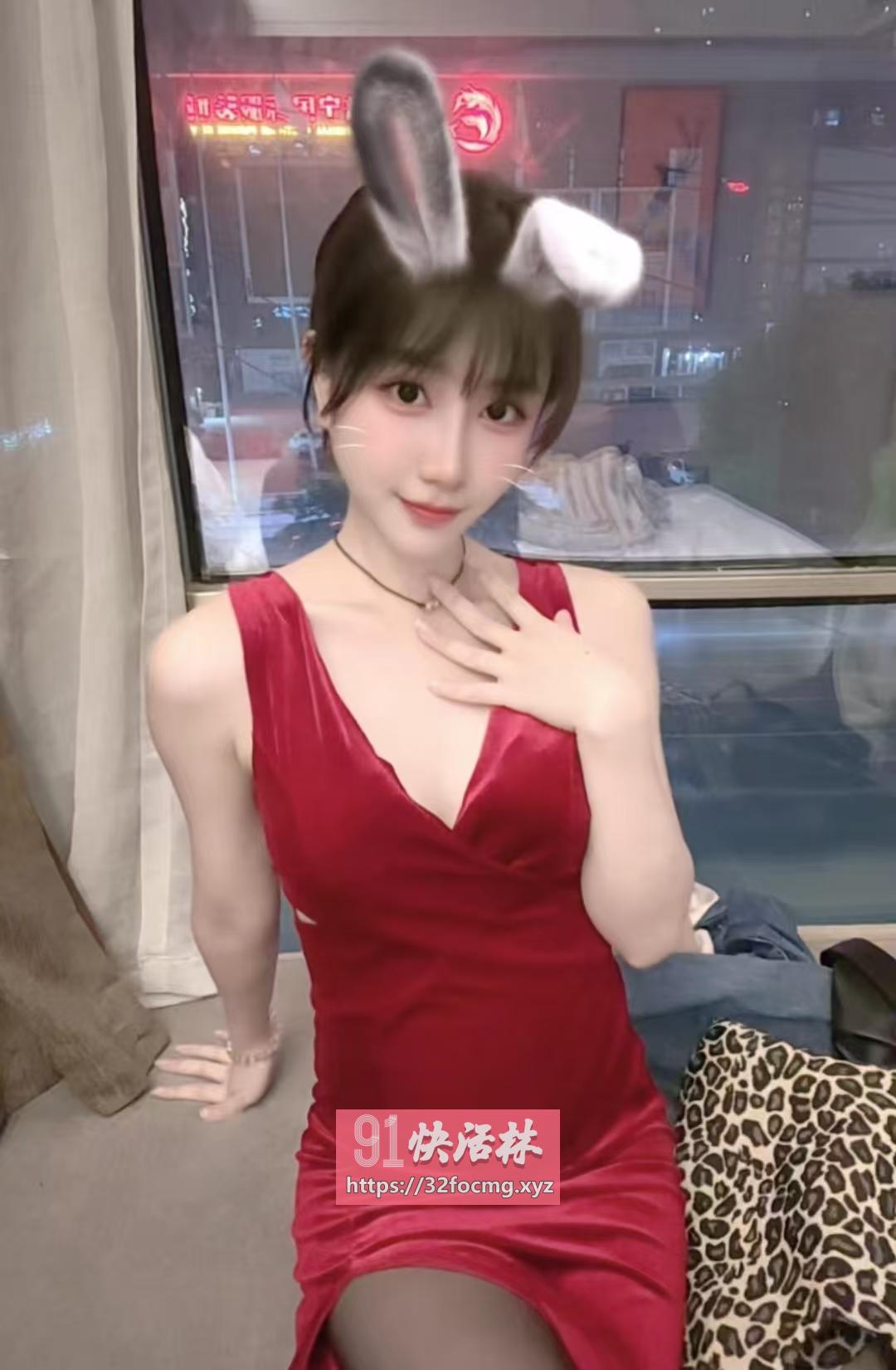 惠州制服御姐前凸后翘