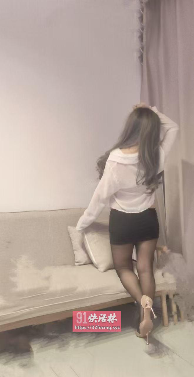 粉嫩鲍鱼妹子
