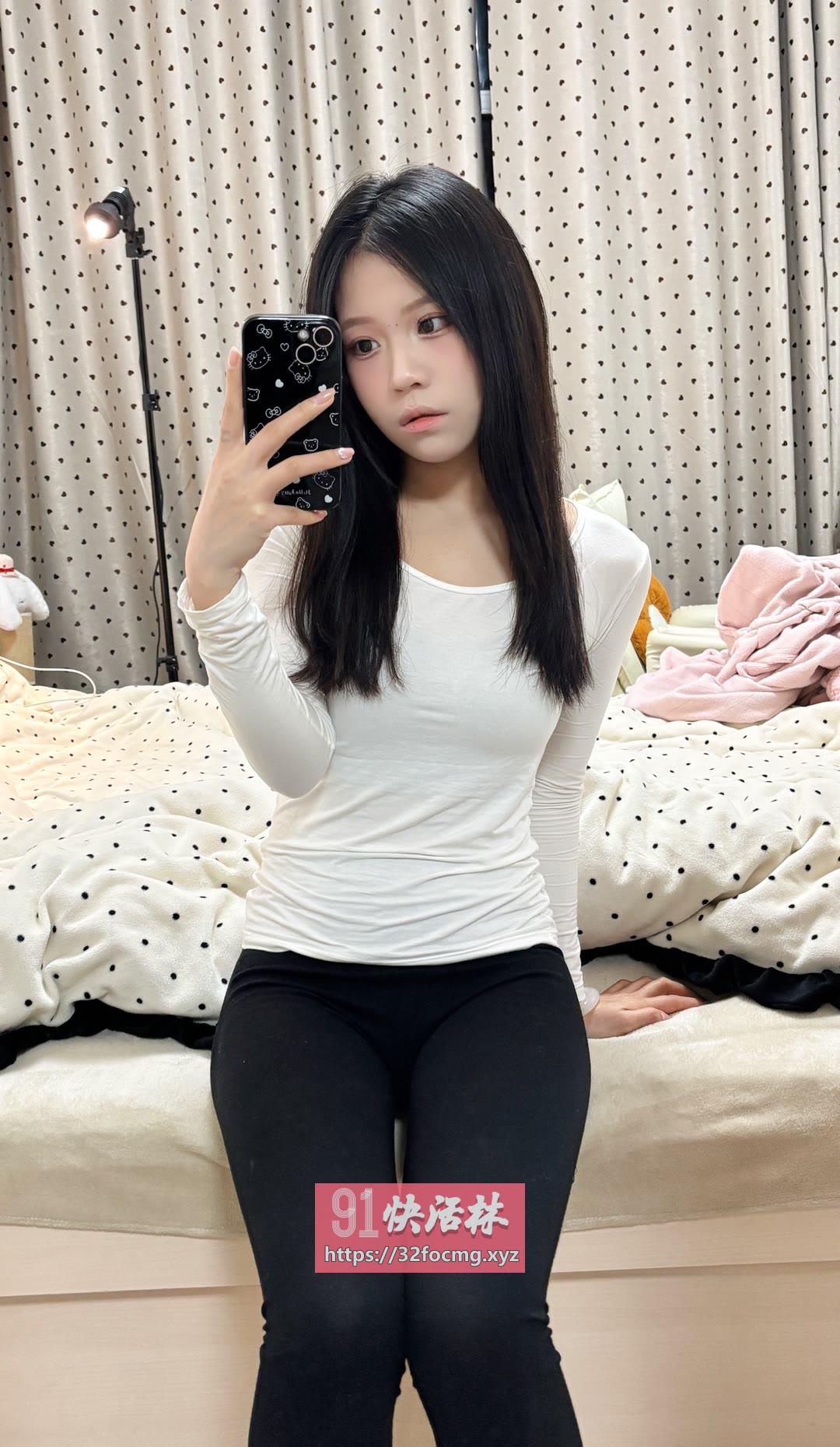 白净小仙女骚b诱惑