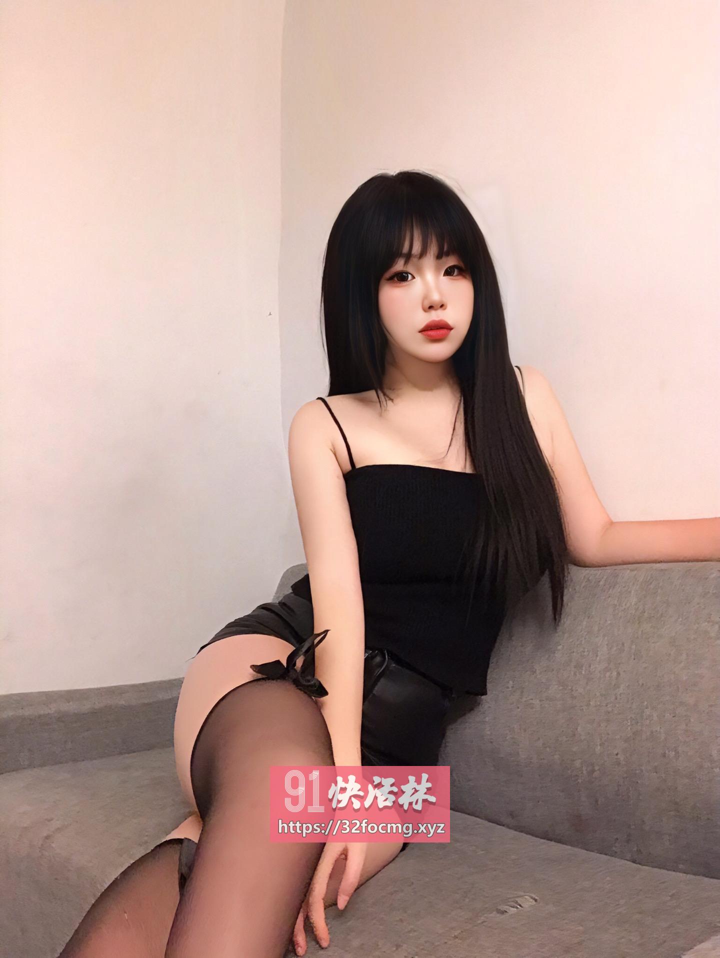 颜值系嫩妹水多穴紧好泄火