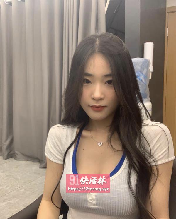 大奶彤彤老师