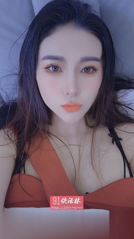 大屁股丰满骚妇