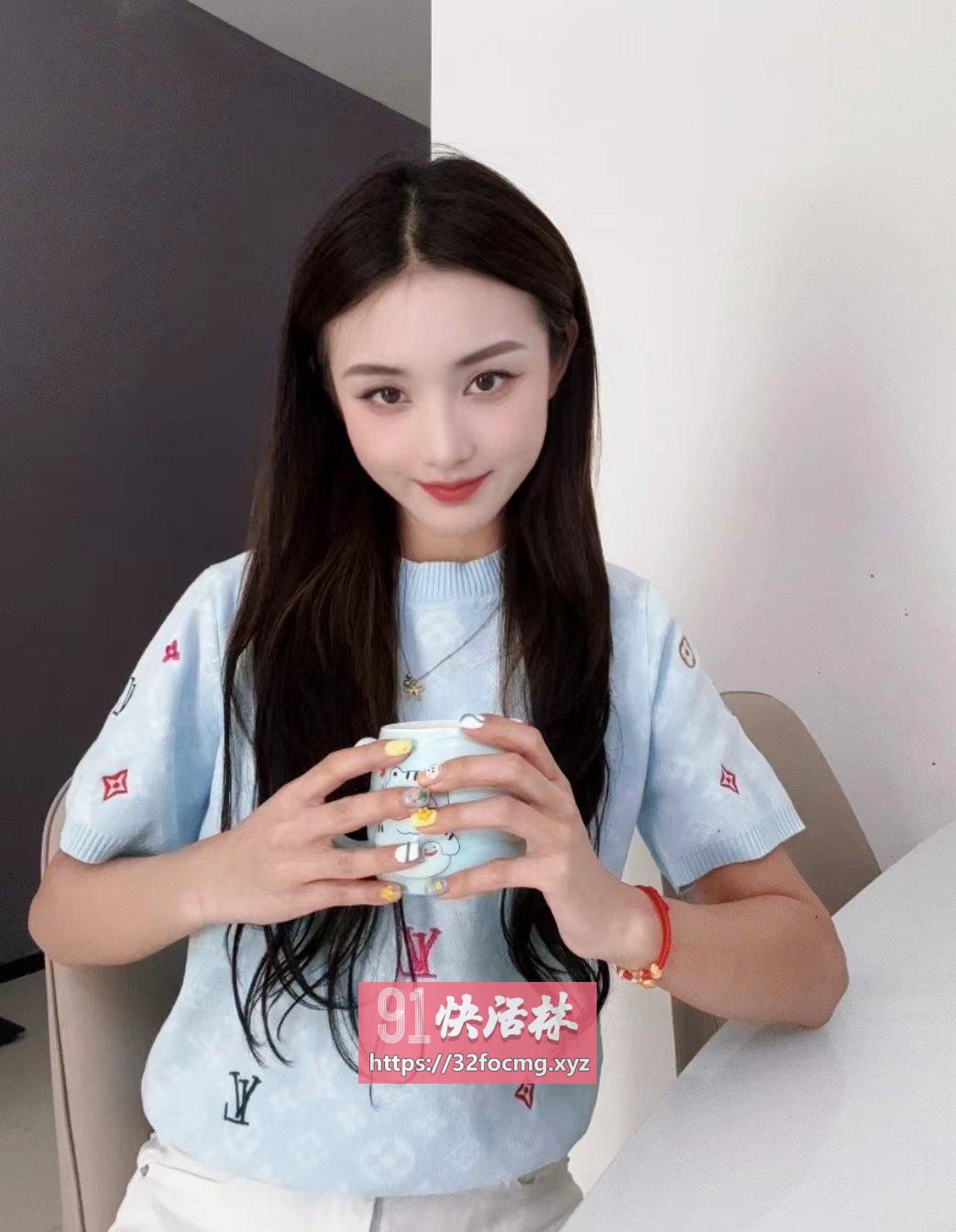 水润多汁清纯嫩妹豆豆