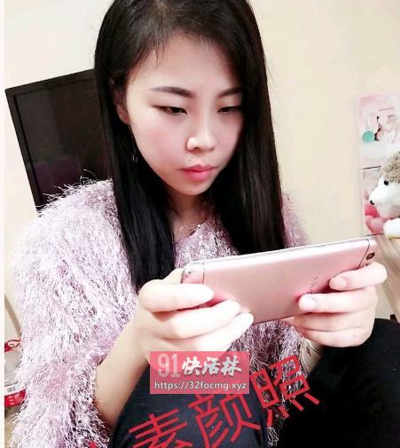 小骚逼不容易满足