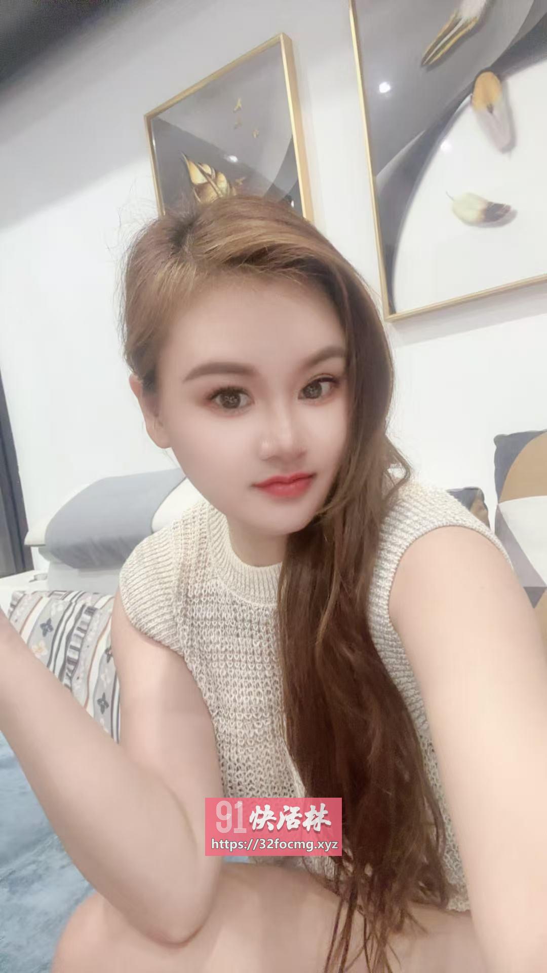气质少妇小猫咪