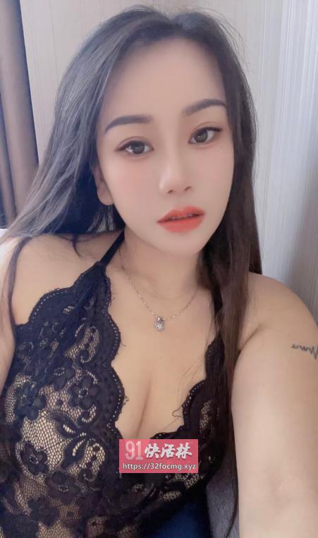 纯欲女水多逼紧粉嫩