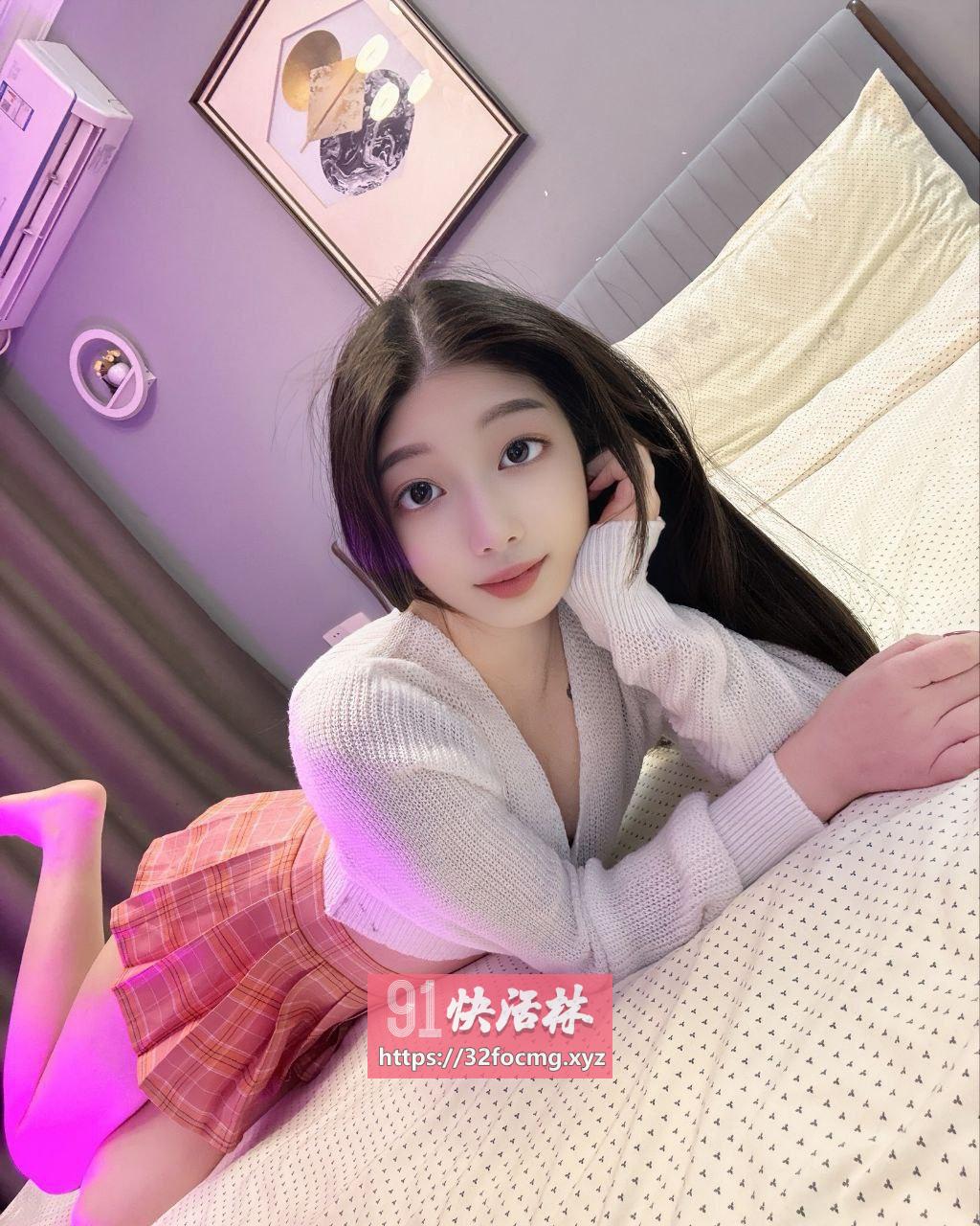 服务系风骚大长腿妹子