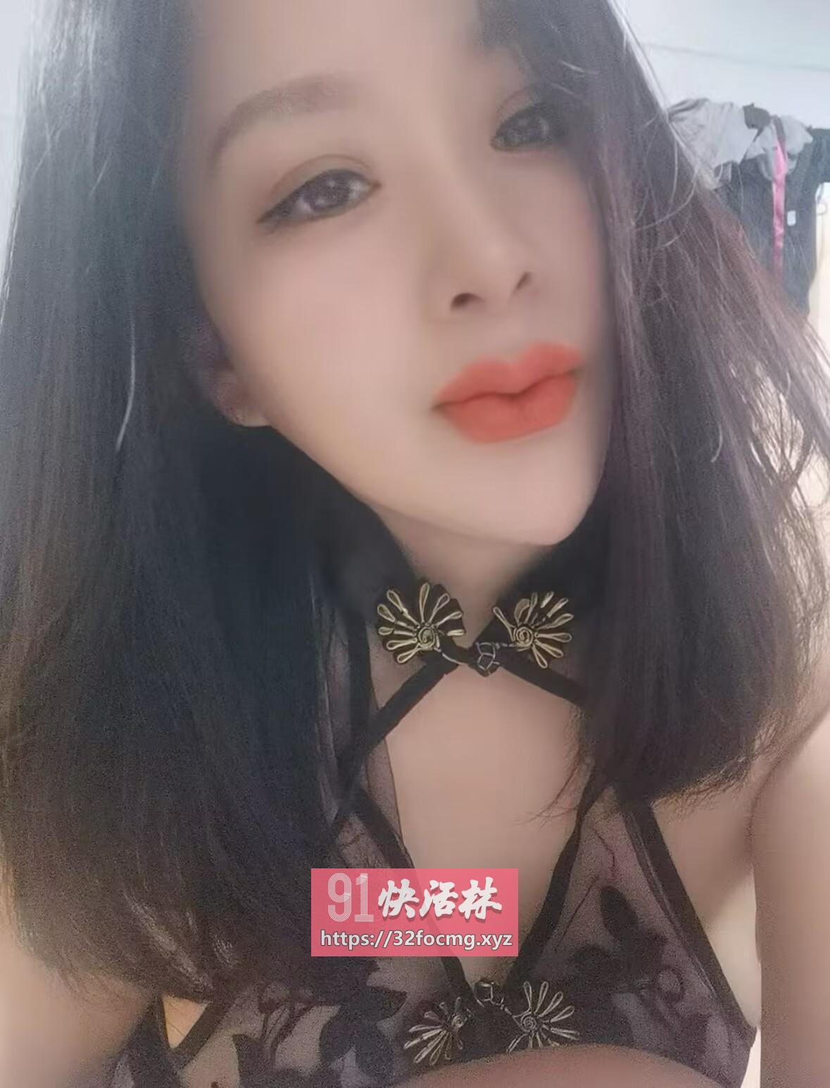 服务系大奶少妇