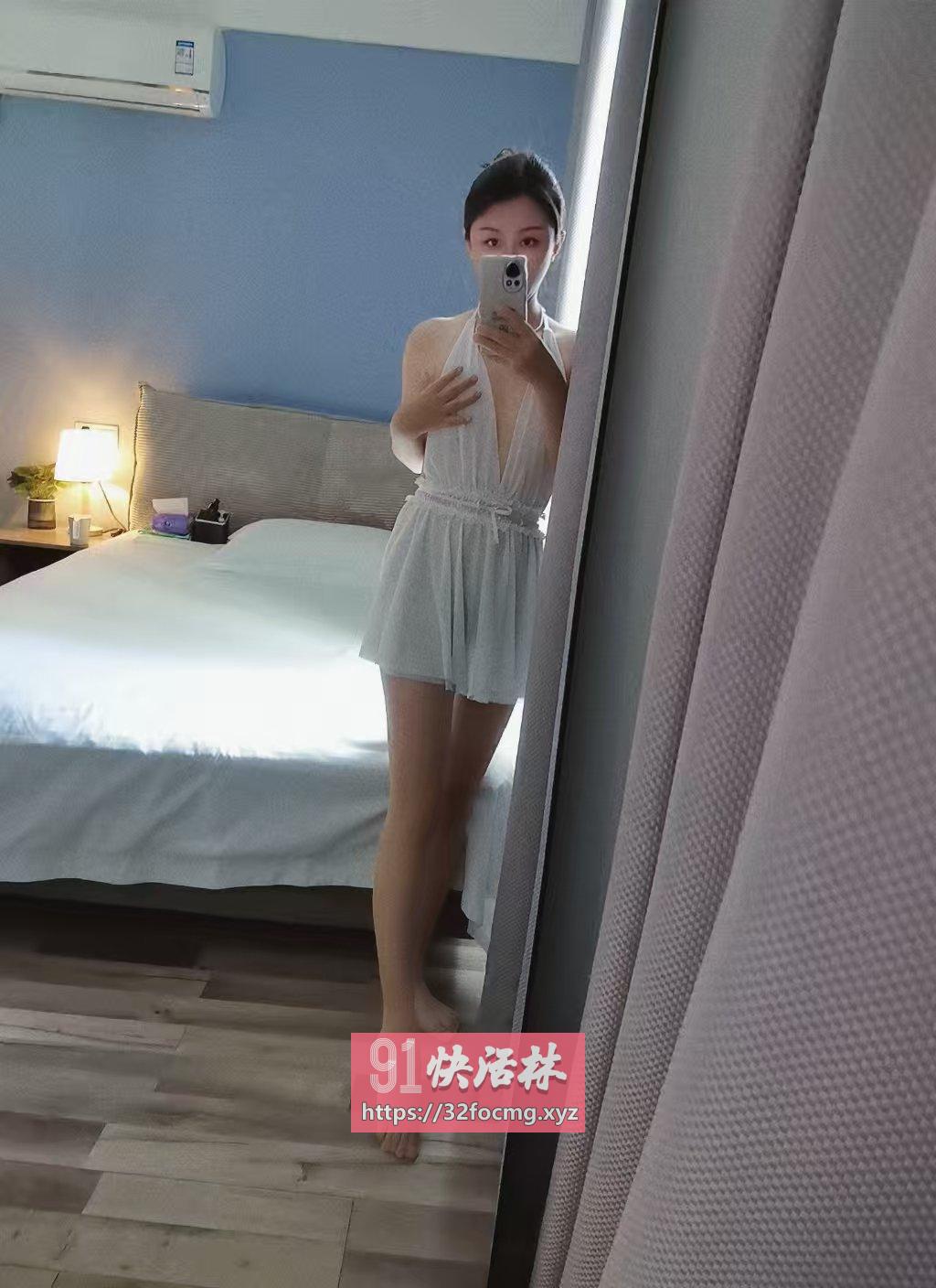 温柔大长腿小曼