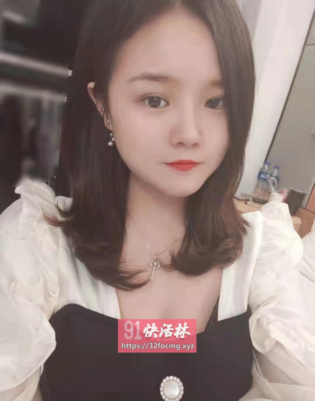 少女性感诱惑口活很赞