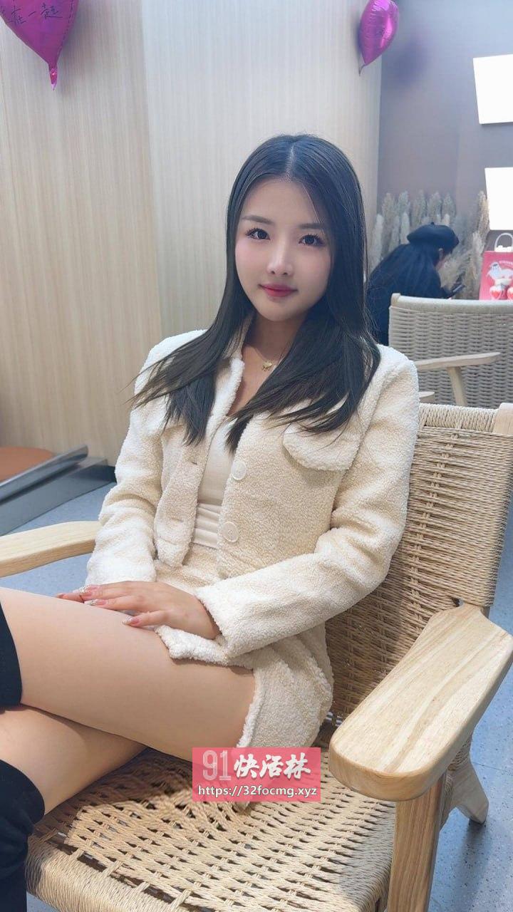 妹妹下面太紧了