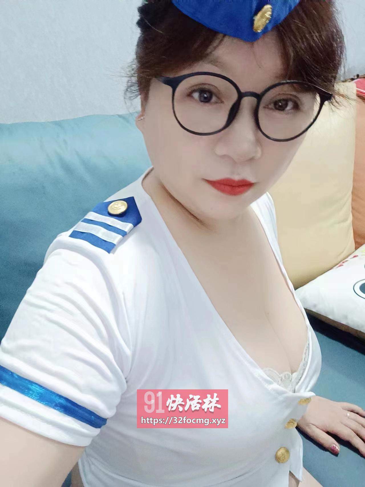 丰满迷人的川妹子