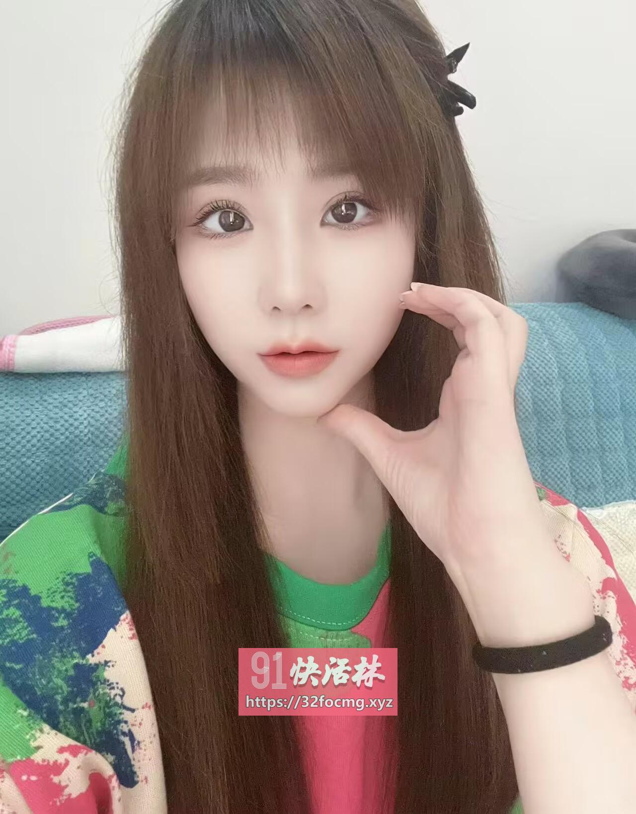 东北奶茶粉逼妹