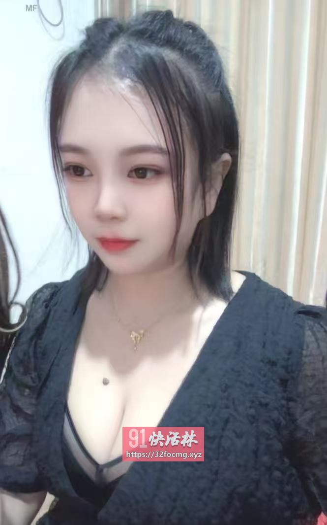 年轻漂亮美女个人兼职