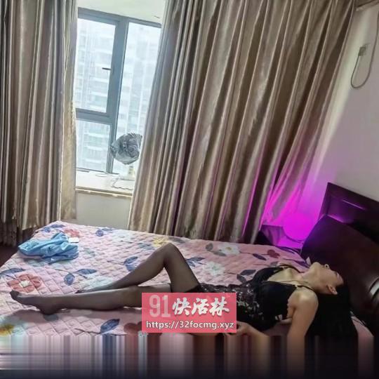 巨臀骚女咪咪