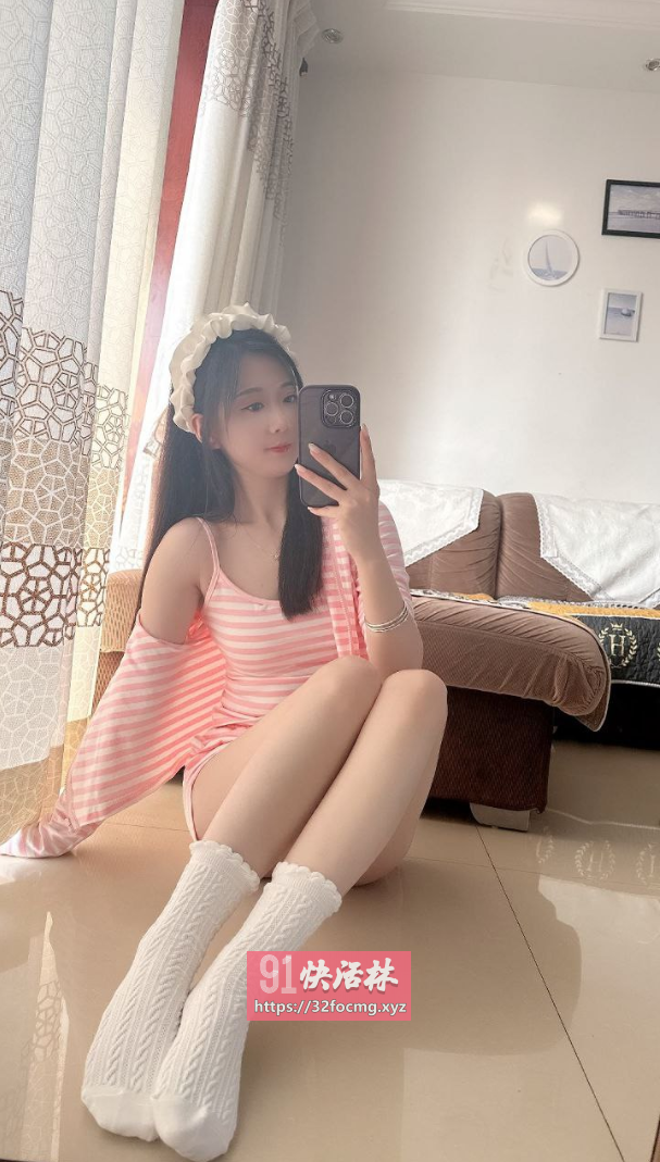 上海长相甜美胸大嫩妹
