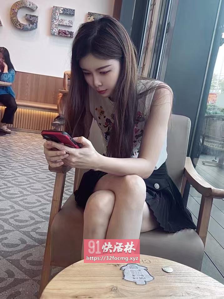 抽插极品美臀小姐姐
