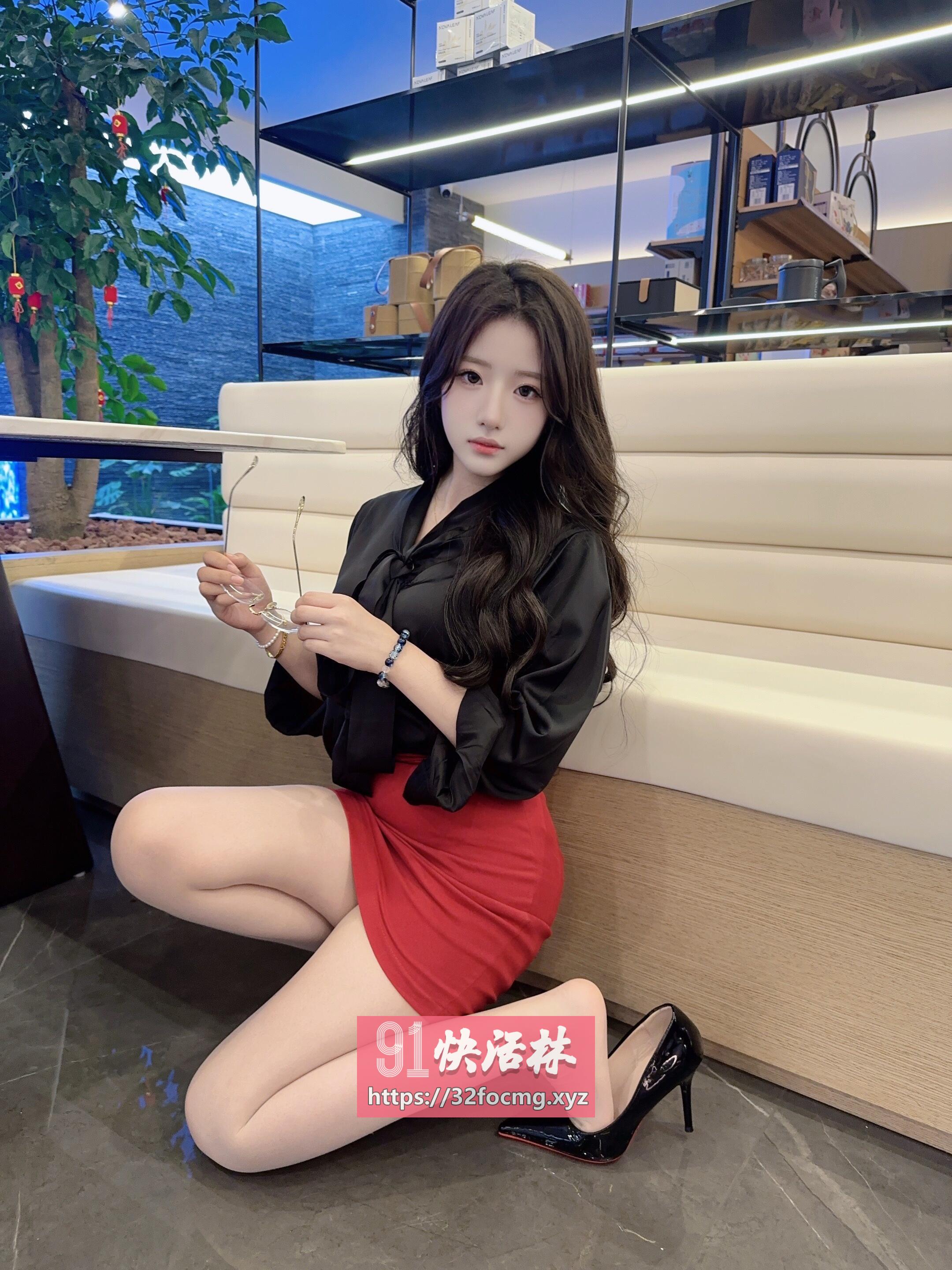 曲江尤物反差白嫩小妹