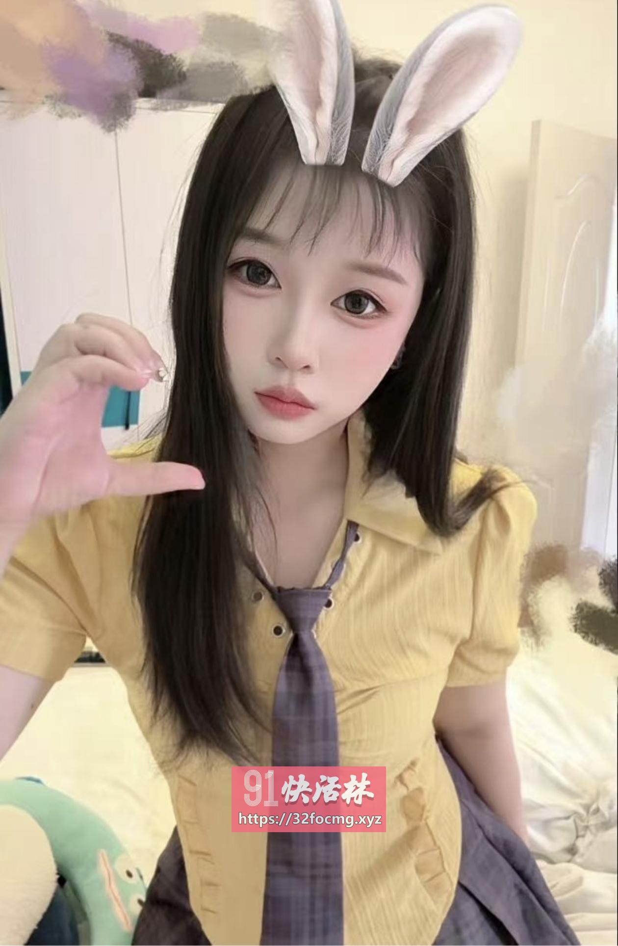 软软糯糯小美女